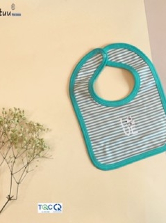 Yếm cho bé sơ sinh 0 -24 tháng bấm nút sau, chất liệu vải visco sọc dẻo, thương hiệu MINTUU