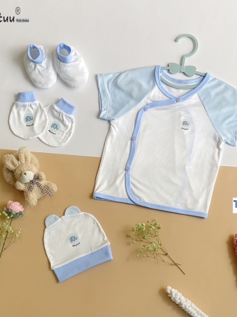 COMBO ÁO, MŨ, BAO TAY CHÂN SƠ SINH CHẤT LIỆU SỢI TRE CAO CÂP- THƯƠNG HIỆU MINTUU